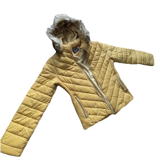 Love Tree Jackets & Blazers - Love Tree Women's Sz L Puffer Jacket Mustard/Gold Removable Hood Faux Fur
